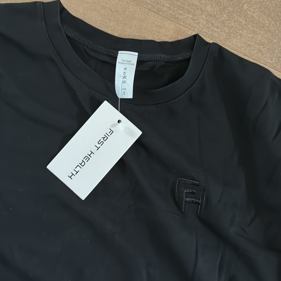NEW! FIRST HEALTH APPAREL • VITAL CROP TEE - Picture 3 of 5
